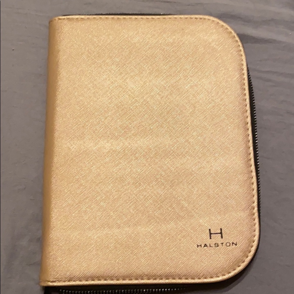 Halston jewelry travel holder
